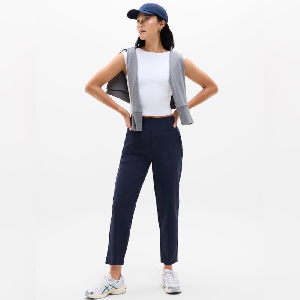Athleta Endless Straight Leg Pant in Navy Women’s Size 12